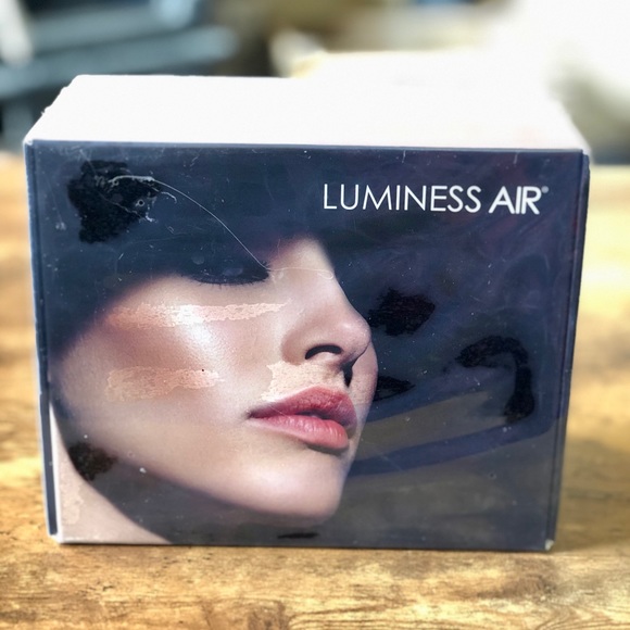 Luminess Airbrush Makeup Kit - Picture 1 of 3